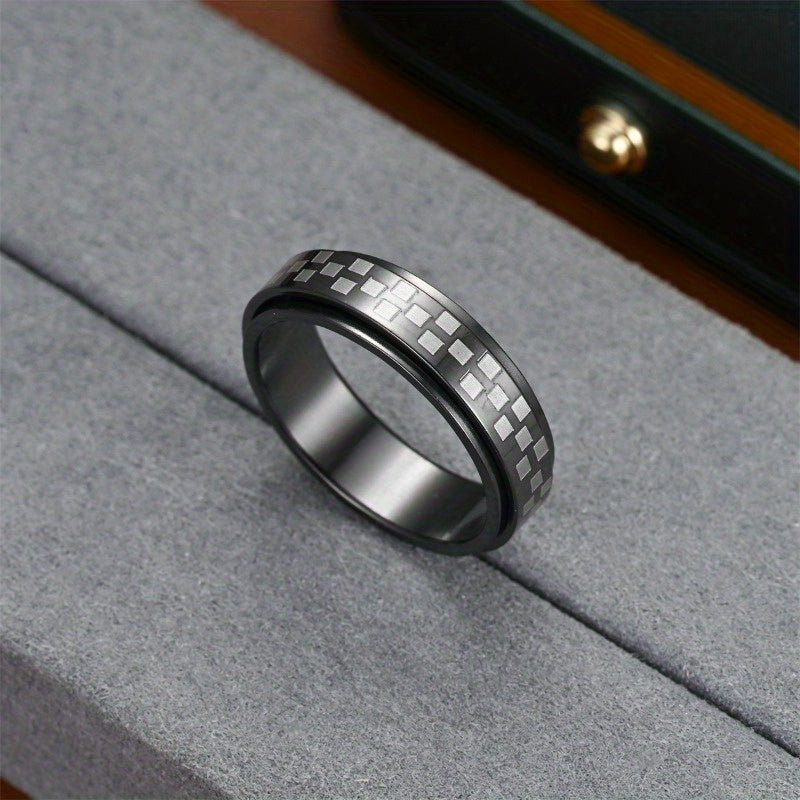 A Stylish New Men'S Ring with a Unique European And American Design, Featuring a Corrosion-Resistant, Oil-Coated, Rotatable Small Checkered Mosaic Pattern. It'S a Versatile Accessory That Is Durable And Suitable for Everyday Wear Or As a Gift.